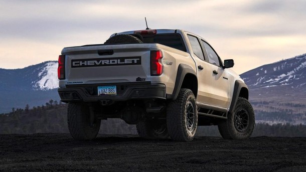 Choosing the Right Hood for Your Chevy Colorado